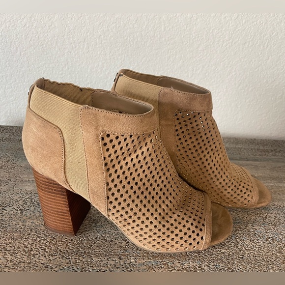 Guess Olysa Sandal Tan Size 7.5 Women’s Open Toe Slip On Block Heel - Picture 5 of 11